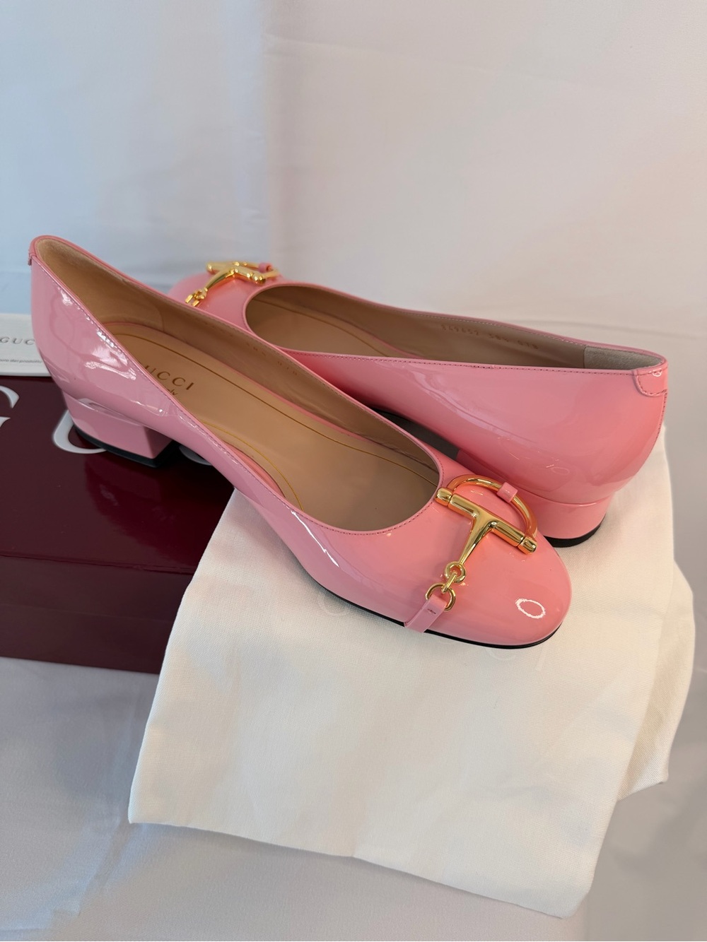 Gucci Pink Patent Leather Low Heel Pumps with Gold Hardware